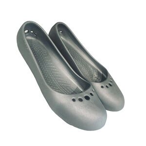 Women’s Crocs Silver Gray Ballet Flats Shoes Size 9
